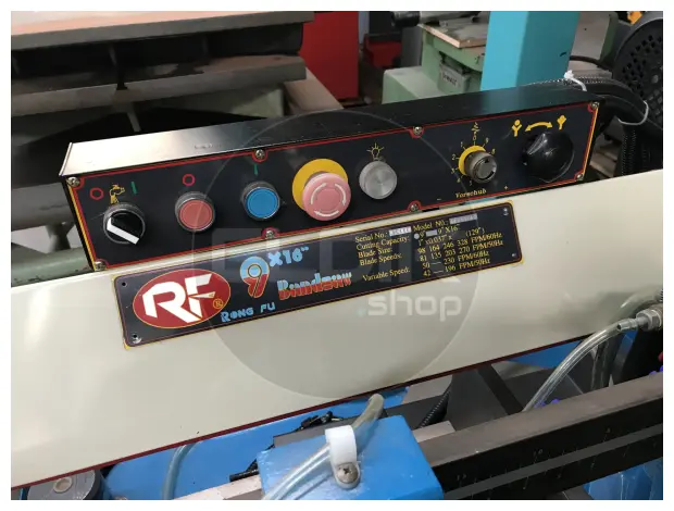 Rong Fu RF-916R Bandzaagmachine (overjarig model)