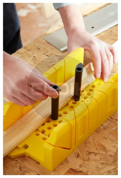 Stanley 1-20-600 Verstekbak Kunststof  met Kapzaag L300mm/B130mm/H80mm