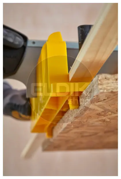 Stanley 1-20-600 Verstekbak Kunststof  met Kapzaag L300mm/B130mm/H80mm