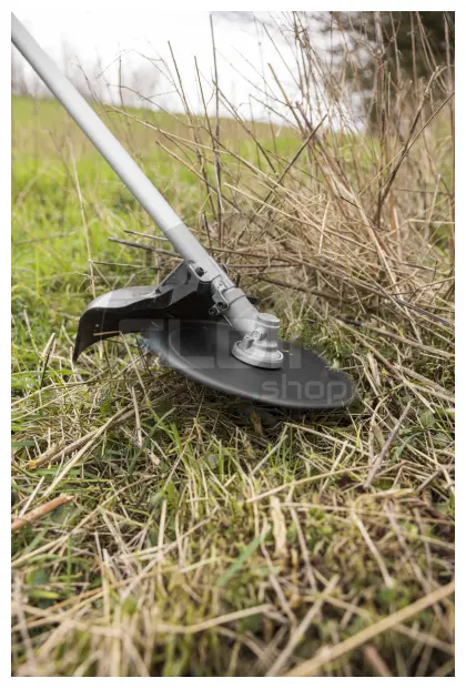 Hikoki CG18DAW4Z 18 V bosmaaier met een snoeiradius van 230 - 310 mm en ronde greep