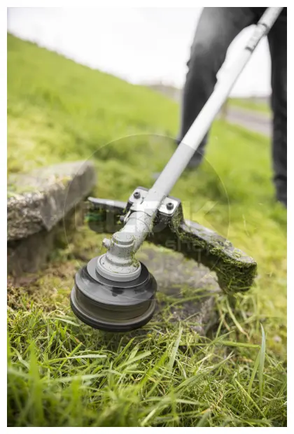 Hikoki CG18DAW4Z 18 V bosmaaier met een snoeiradius van 230 - 310 mm en ronde greep